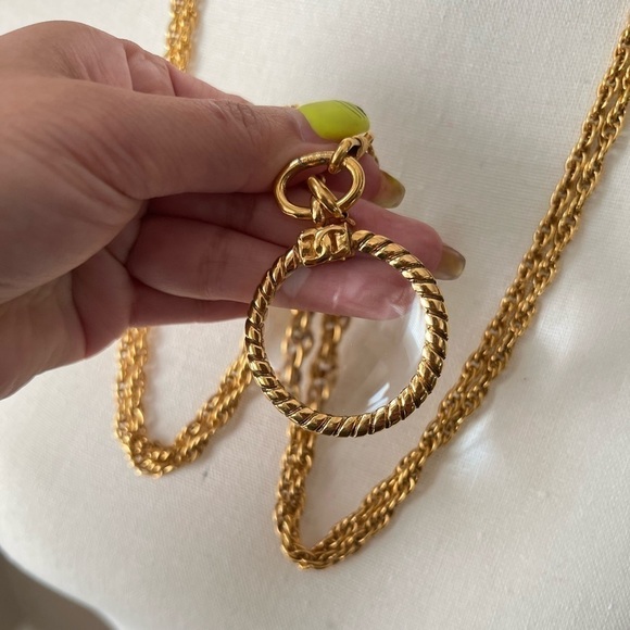 CHANEL Vintage Gold Magnifying Glass Pendant Necklace - Picture 2 of 12